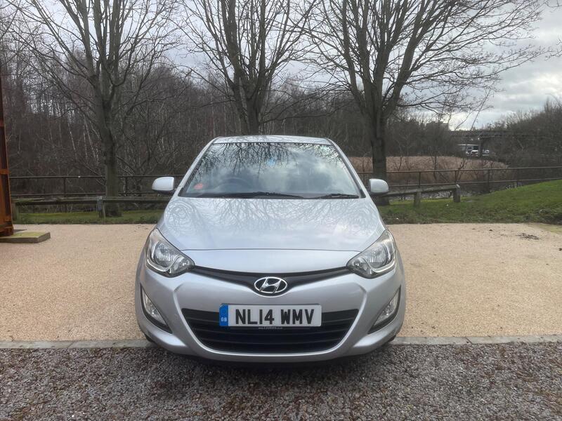 2014 Hyundai i20 - interior